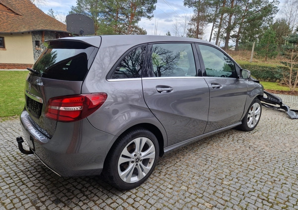 Mercedes-Benz Klasa B cena 39000 przebieg: 50180, rok produkcji 2017 z Susz małe 379